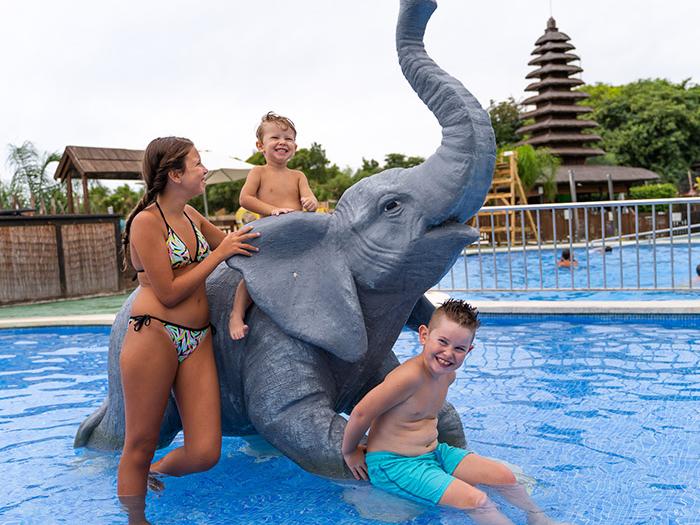 Travel again this Easter holidays Magic Natura Animal, Waterpark Resort Benidorm Travel again this Easter holidays Magic Natura Animal, Waterpark Resort Benidorm
