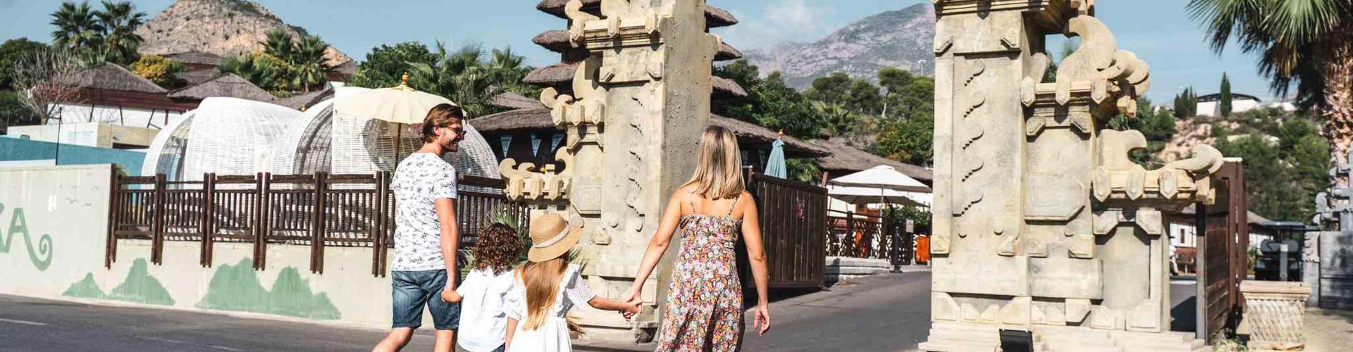 Magic Natura Animal, Waterpark & Polynesian Resort - Benidorm - Magic Natura Animal, Waterpark & Polynesian Resort - Benidorm -